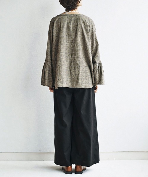 and myera(アンド マイラ)の「and myera 黒いキュロットパンツ(その他パンツ・レディース・ブラック・SMALL/MEDIUM/LARGE)」の2枚目の写真
