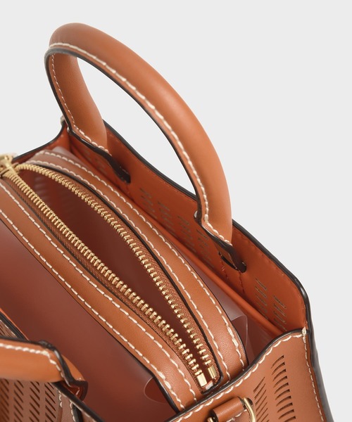 CHARLES & KEITH(チャールズ & キース)の「クロックエフェクト ハンドバッグ / Croc-Effect Handbag(ハンドバッグ・レディース・イエロー/ライトブラウン/ベビーピンク/ブラック・M)」の5枚目の写真
