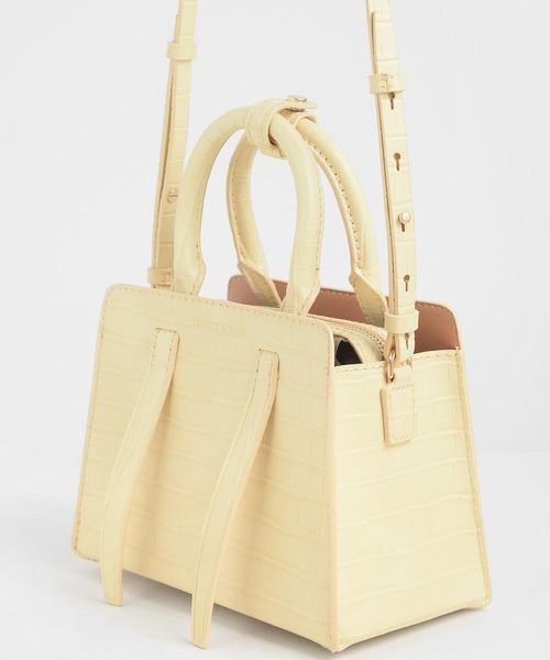 CHARLES & KEITH(チャールズ & キース)の「クロックエフェクト ハンドバッグ / Croc-Effect Handbag(ハンドバッグ・レディース・イエロー/ライトブラウン/ベビーピンク/ブラック・M)」の8枚目の写真