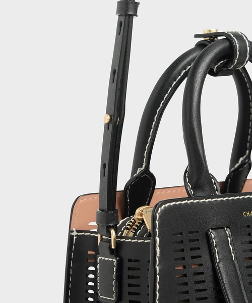 CHARLES & KEITH(チャールズ & キース)の「クロックエフェクト ハンドバッグ / Croc-Effect Handbag(ハンドバッグ・レディース・イエロー/ライトブラウン/ベビーピンク/ブラック・M)」の21枚目の写真