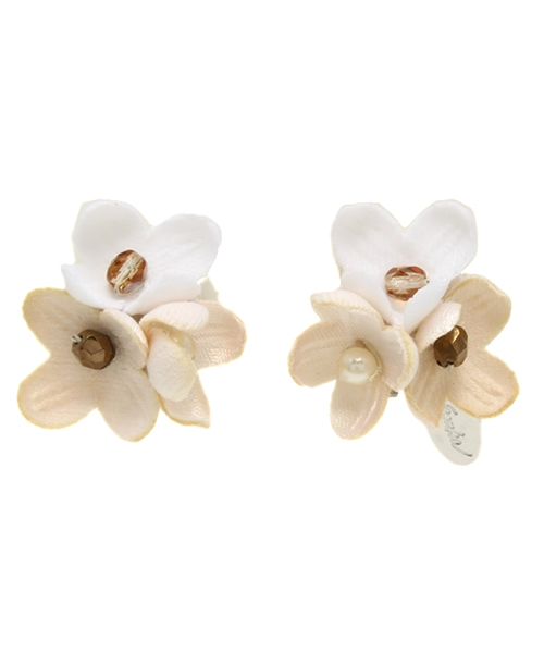 Ray BEAMS（レイビームス）の「atelier senka / フラワー イヤリング（イヤリング・レディース・オフホワイト/ブラック・ONE SIZE）」の2枚目の写真