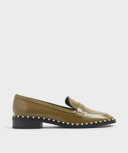 CHARLES & KEITH(チャールズ & キース)の「エンベリッシュドトリム ローファーフラット / Embellished-Trim Loafer Flats(ローファー・レディース・ブラック/オリーブ/マルーン・22.5cm/23cm/23.5cm/24.5cm/25cm/25.5cm)」の1枚目の写真