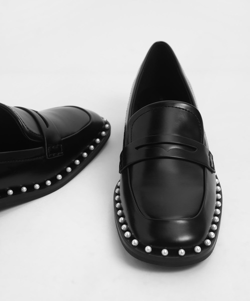 CHARLES & KEITH(チャールズ & キース)の「エンベリッシュドトリム ローファーフラット / Embellished-Trim Loafer Flats(ローファー・レディース・ブラック/オリーブ/マルーン・22.5cm/23cm/23.5cm/24.5cm/25cm/25.5cm)」の5枚目の写真