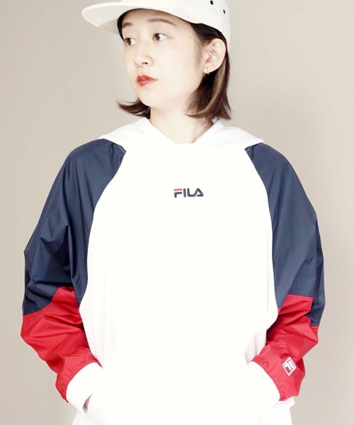 FILA(フィラ)の「【FILA/フィラ】異素材切替パーカー ワンポイントロゴ刺繍 吸収性の良い裏毛素材を使用(パーカー・レディース・ホワイト/ブラック・MEDIUM/LARGE)」の5枚目の写真