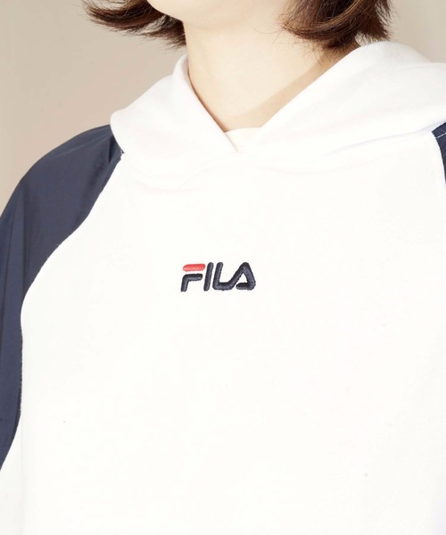FILA(フィラ)の「【FILA/フィラ】異素材切替パーカー ワンポイントロゴ刺繍 吸収性の良い裏毛素材を使用(パーカー・レディース・ホワイト/ブラック・MEDIUM/LARGE)」の17枚目の写真