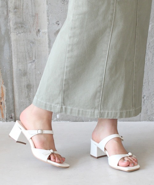 chocolates（チョコラテス）の「ダブルストラップサンダル【日本製】（サンダル・レディース・ホワイト/ブラック/ダークブラウン・LL/S/M/L）」の2枚目の写真