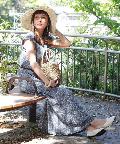 Crisp（クリスプ）の「フラワーフレアギャザースカート（スカート・レディース・ブルー/ブラウン・FREE）」の6枚目の写真