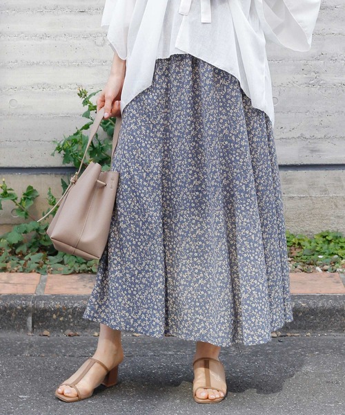 Crisp（クリスプ）の「フラワーフレアギャザースカート（スカート・レディース・ブルー/ブラウン・FREE）」の13枚目の写真