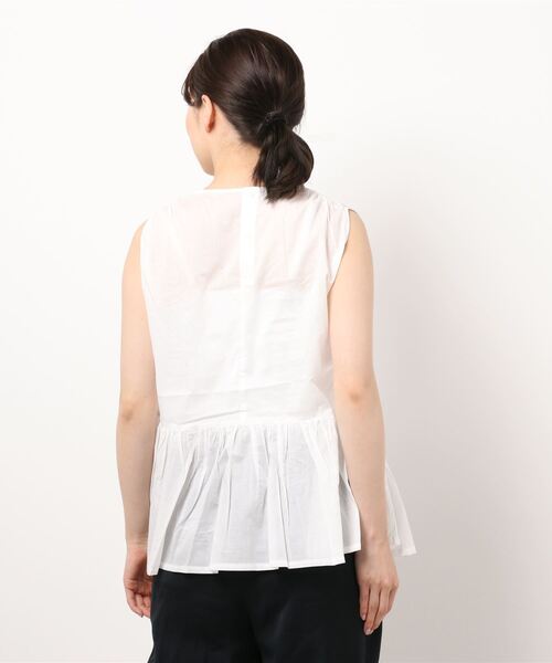 N.（N. Natural Beauty Basic）（エヌエヌナチュラルビューティーベーシック）の「ギャザーペプラムブラウス（シャツ/ブラウス・レディース・ブラック/ホワイト/ブルー系その他/ライトグリーン/オレンジ・MEDIUM）」の7枚目の写真