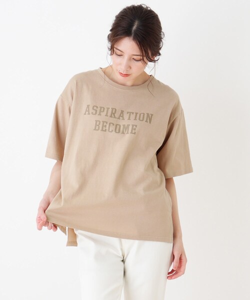 SHOO・LA・RUE（シューラルー）の「◆ドロップショルダーグラフィックTシャツ（Tシャツ/カットソー・レディース・オフホワイト/ライトパープル/チャコール/ホワイト系3/ホワイト系6/ブラック系3/ブラック系5/ベージュ系4/アイボリー系6/ダークグリーン系6/ブルー系5/ピンク系9・02/03/04）」の8枚目の写真