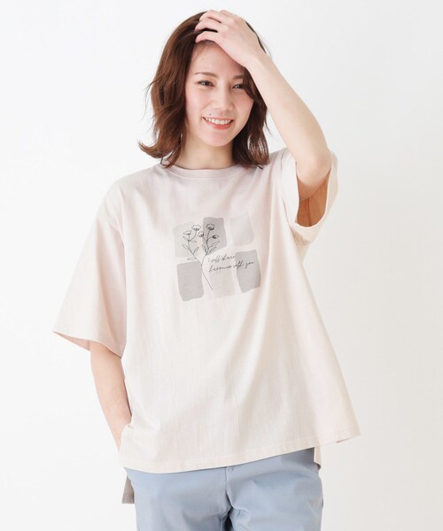 SHOO・LA・RUE（シューラルー）の「◆ドロップショルダーグラフィックTシャツ（Tシャツ/カットソー・レディース・オフホワイト/ライトパープル/チャコール/ホワイト系3/ホワイト系6/ブラック系3/ブラック系5/ベージュ系4/アイボリー系6/ダークグリーン系6/ブルー系5/ピンク系9・02/03/04）」の9枚目の写真