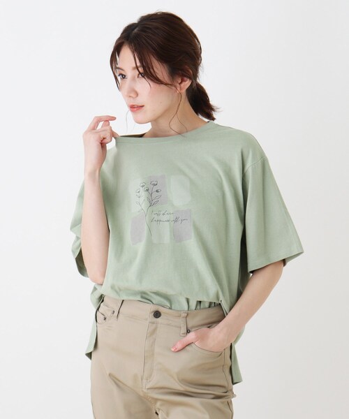SHOO・LA・RUE（シューラルー）の「◆ドロップショルダーグラフィックTシャツ（Tシャツ/カットソー・レディース・オフホワイト/ライトパープル/チャコール/ホワイト系3/ホワイト系6/ブラック系3/ブラック系5/ベージュ系4/アイボリー系6/ダークグリーン系6/ブルー系5/ピンク系9・02/03/04）」の10枚目の写真