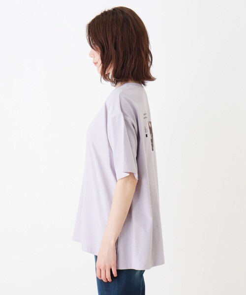 SHOO・LA・RUE（シューラルー）の「◆ドロップショルダーグラフィックTシャツ（Tシャツ/カットソー・レディース・オフホワイト/ライトパープル/チャコール/ホワイト系3/ホワイト系6/ブラック系3/ブラック系5/ベージュ系4/アイボリー系6/ダークグリーン系6/ブルー系5/ピンク系9・02/03/04）」の14枚目の写真