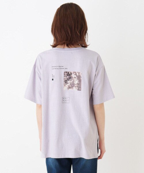 SHOO・LA・RUE（シューラルー）の「◆ドロップショルダーグラフィックTシャツ（Tシャツ/カットソー・レディース・オフホワイト/ライトパープル/チャコール/ホワイト系3/ホワイト系6/ブラック系3/ブラック系5/ベージュ系4/アイボリー系6/ダークグリーン系6/ブルー系5/ピンク系9・02/03/04）」の15枚目の写真
