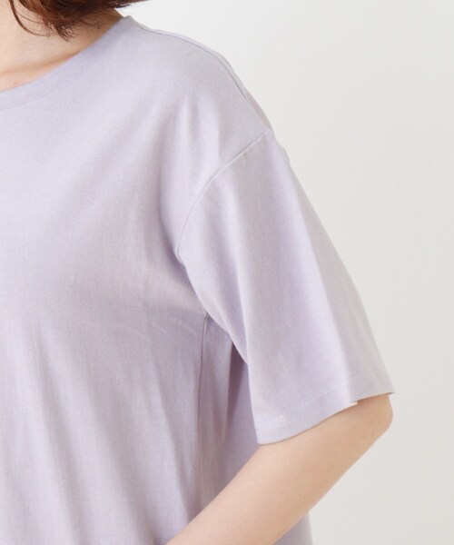 SHOO・LA・RUE（シューラルー）の「◆ドロップショルダーグラフィックTシャツ（Tシャツ/カットソー・レディース・オフホワイト/ライトパープル/チャコール/ホワイト系3/ホワイト系6/ブラック系3/ブラック系5/ベージュ系4/アイボリー系6/ダークグリーン系6/ブルー系5/ピンク系9・02/03/04）」の17枚目の写真