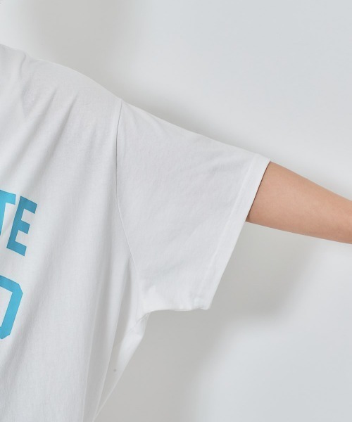 cepo(セポ)の「ネオンカラー カレッジロゴTee(Tシャツ/カットソー・レディース・オフホワイト/グリーン/ブラック/ブルー・M)」の8枚目の写真