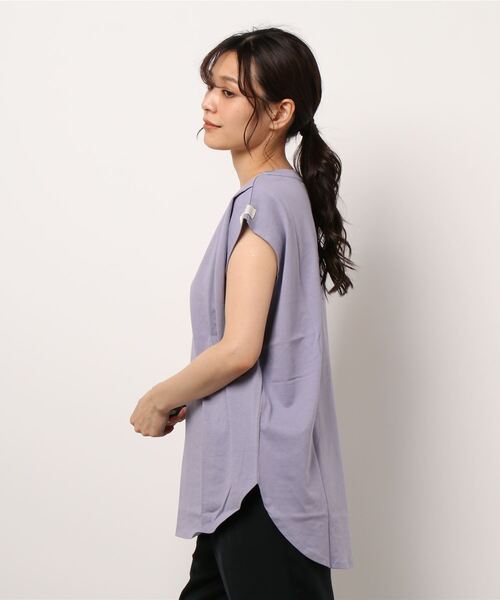 C17（シーセブンティーン）の「C17 ノースリーブタックTシャツ（Tシャツ/カットソー・レディース・ラベンダー/ベビーピンク/ブラック/グレイッシュベージュ・LARGE/MEDIUM）」の5枚目の写真