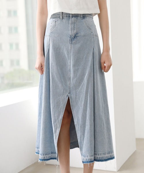 by muni:r（バイ ムニール）の「トレンディ ピンタック スリット デニム ロング スカート（スカート・レディース・ブルー・SMALL/MEDIUM）」の9枚目の写真