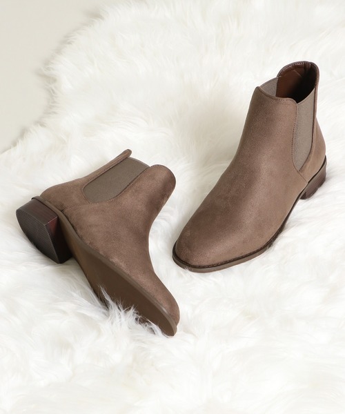 ikka（イッカ）の「サイドゴアプレーンブーツ（ブーツ・レディース・ブラック/ダークブラウン/ベージュ/グレー・M/L）」の4枚目の写真