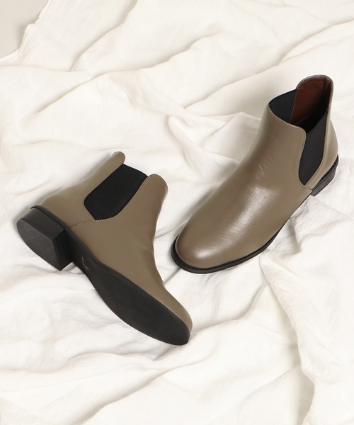 ikka（イッカ）の「サイドゴアプレーンブーツ（ブーツ・レディース・ブラック/ダークブラウン/ベージュ/グレー・M/L）」の3枚目の写真