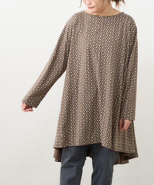 PUAL CE CIN（ピュアルセシン）の「小花プリント抜染プリントチュニック（Tシャツ/カットソー・レディース・チャコール/ブラウン/ベージュ/ブルー・FREE）」の11枚目の写真