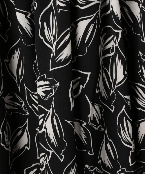 EMMEL REFINES（エメルリファインズ）の「＜EMMEL REFINES（エメル リファインズ）＞EM リーフプリント ギャザースカート（スカート・レディース・ブラック/ケリー・FREE）」の5枚目の写真