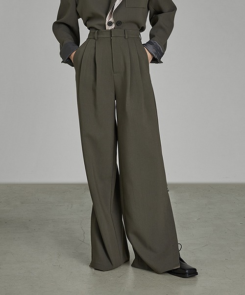 UNSPOKEN(アンスポクン)の「【UNSPOKEN】Double pleats slit design trousers UD21K015(スラックス・レディース・モカ・L/S/M)」の3枚目の写真