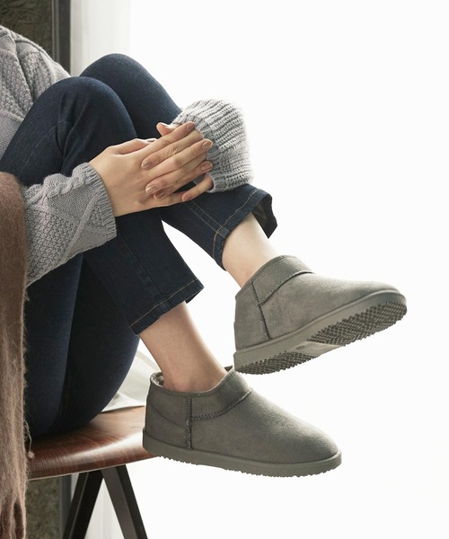 KOBE LETTUCE（コウベレタス）の「アンクルムートンブーツ（ブーツ・レディース・チャコールグレー/ブラック/ダークブラウン・M/L）」の3枚目の写真