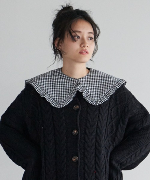 Libra Cue（リブラ キュー）の「”アソート付け襟”　　　　　　　　　　　　　　　　　　　　　　　コーディネートの主役になるボリューム感、トップス、ワンピース、アウターなど様々なアイテムに使用可（付け襟・レディース・ブラック系1/ベージュ/ブラック系2・FREE）」の2枚目の写真