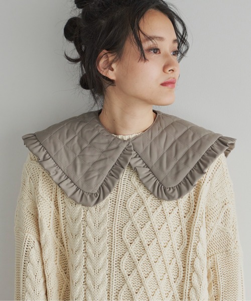 Libra Cue（リブラ キュー）の「”アソート付け襟”　　　　　　　　　　　　　　　　　　　　　　　コーディネートの主役になるボリューム感、トップス、ワンピース、アウターなど様々なアイテムに使用可（付け襟・レディース・ブラック系1/ベージュ/ブラック系2・FREE）」の3枚目の写真