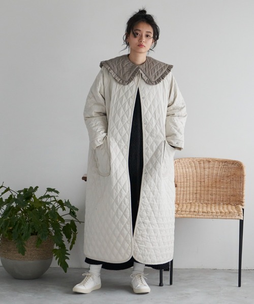 Libra Cue（リブラ キュー）の「”アソート付け襟”　　　　　　　　　　　　　　　　　　　　　　　コーディネートの主役になるボリューム感、トップス、ワンピース、アウターなど様々なアイテムに使用可（付け襟・レディース・ブラック系1/ベージュ/ブラック系2・FREE）」の13枚目の写真