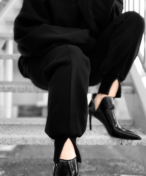 LVEU.(ラブユ.)の「Center seam sweat jogger pants / センターシームスウェットジョガーパンツ(Ai select)(その他パンツ・レディース・ブラック・FREE)」の17枚目の写真