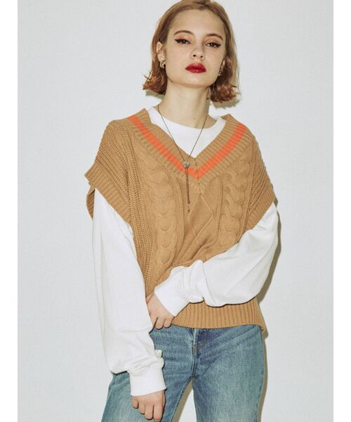 jouetie(ジュエティ)の「ルーズニットベスト(ベスト・レディース・ブラック/レッド/グリーン/ベージュ・MEDIUM)」の1枚目の写真