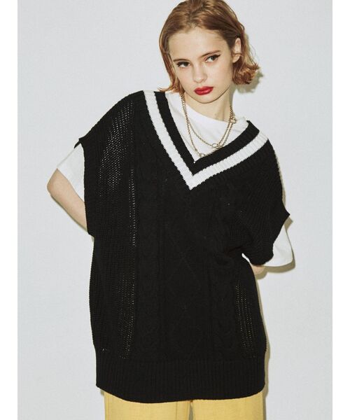 jouetie(ジュエティ)の「ルーズニットベスト(ベスト・レディース・ブラック/レッド/グリーン/ベージュ・MEDIUM)」の9枚目の写真