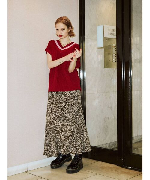 jouetie(ジュエティ)の「ルーズニットベスト(ベスト・レディース・ブラック/レッド/グリーン/ベージュ・MEDIUM)」の15枚目の写真