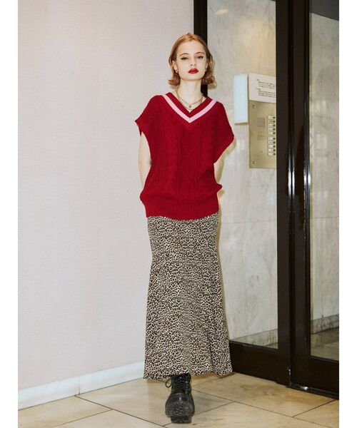 jouetie(ジュエティ)の「ルーズニットベスト(ベスト・レディース・ブラック/レッド/グリーン/ベージュ・MEDIUM)」の16枚目の写真