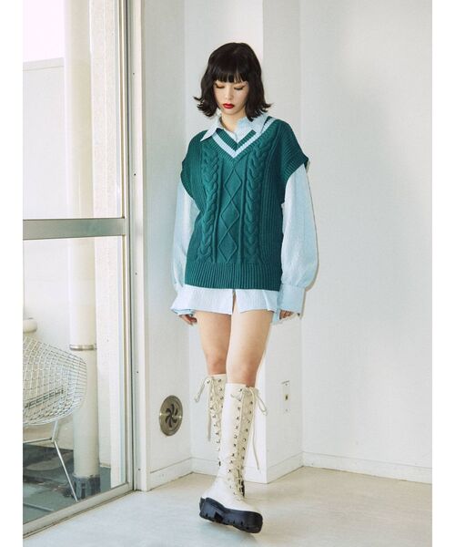 jouetie(ジュエティ)の「ルーズニットベスト(ベスト・レディース・ブラック/レッド/グリーン/ベージュ・MEDIUM)」の20枚目の写真