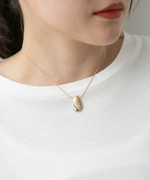 LOWRYS FARM（ローリーズファーム）の「モチーフトップスライドネックレス　265406（ネックレス・レディース・シルバー/ゴールド・FREE）」の2枚目の写真