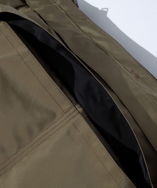 F/CE. （エフシーイー）の「【撥水】F/CE. 630 SKATEBOARD MESSENGER / エフシーイー 630 スケートボード メッセンジャーバッグ（ショルダーバッグ・メンズ・ベージュ/ブラック・ﾌﾘ-）」の8枚目の写真