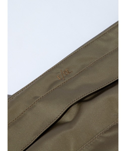 F/CE. （エフシーイー）の「【撥水】F/CE. 630 SKATEBOARD MESSENGER / エフシーイー 630 スケートボード メッセンジャーバッグ（ショルダーバッグ・メンズ・ベージュ/ブラック・ﾌﾘ-）」の10枚目の写真