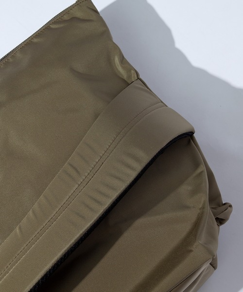 F/CE. （エフシーイー）の「【撥水】F/CE. 630 SKATEBOARD MESSENGER / エフシーイー 630 スケートボード メッセンジャーバッグ（ショルダーバッグ・メンズ・ベージュ/ブラック・ﾌﾘ-）」の18枚目の写真