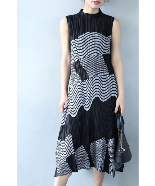 Cawaii カワイイ のワンピース 黒 アコーディオンプリーツのアート柄ミディアムワンピース W541 を購入できます French Pave ワンピース 黒 アコーディオンプリーツのアート柄ミディアムワンピース ワンピース Cawaii カワイイ のファッション 良い製品