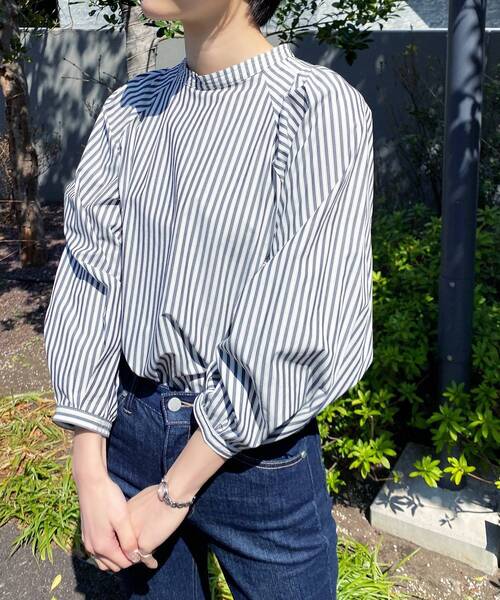 OPAQUE.CLIP（オペークドットクリップ）の「◆コットンタイプライター ボリュームスリーブブラウス（シャツ/ブラウス・レディース・ベージュ/ブラック系2/ホワイト系/ブルー系2・38/36/40/42）」の3枚目の写真