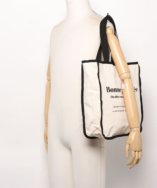 Samansa Mos2 blue（サマンサモスモスブルー）の「キャンバスプリントトートバッグ（トートバッグ・レディース・グレー/キャメル/キナリ・ﾌﾘ-）」の7枚目の写真