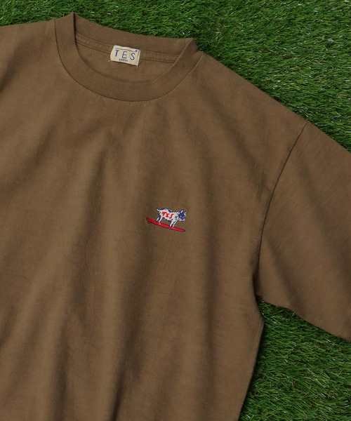 The Endless Summer（エンドレスサマー）の「TES ORGANIC COTTON HUNTINGTON BIG T-SHIRT / オーガニックコットンTシャツ（Tシャツ/カットソー・メンズ・イエロー/ネイビー/サックスブルー/ホワイト/カーキ/ダークグリーン/ブラック・SMALL/X-LARGE/MEDIUM/LARGE）」の4枚目の写真