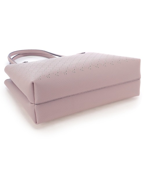 Guess(ゲス)の「AMARA Society Carryall(トートバッグ・レディース・ブラック/ベージュ/パープル/ピンク・ONE SIZE)」の5枚目の写真