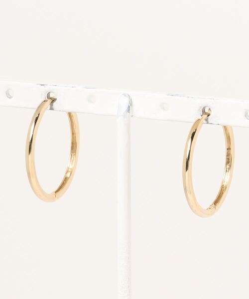 ADAM ET ROPE'（アダムエロペ）の「【LES BIJOUX】フープピアス (Large)（ピアス（両耳用）・レディース・シルバー/ゴールド・FREE）」の3枚目の写真