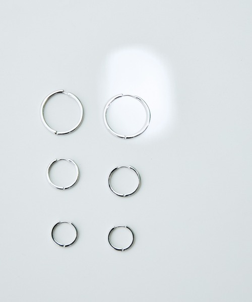 ADAM ET ROPE'（アダムエロペ）の「【LES BIJOUX】フープピアス (Large)（ピアス（両耳用）・レディース・シルバー/ゴールド・FREE）」の4枚目の写真