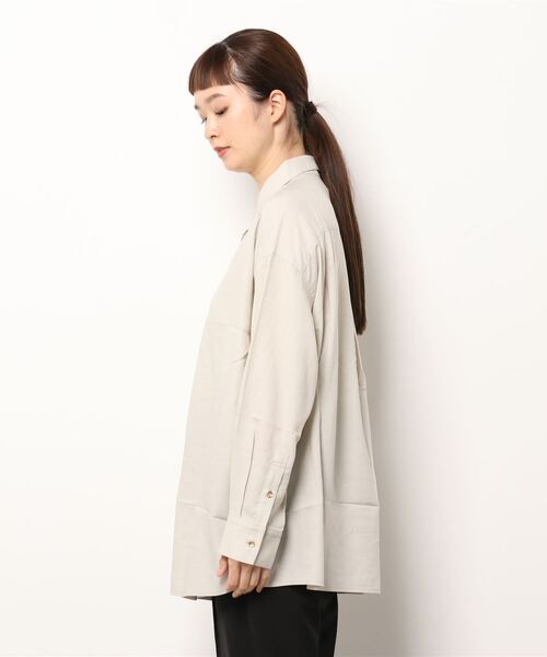 Te chichi（テチチ）の「レーヨンリネンレギュラーカラーシャツ（シャツ/ブラウス・レディース・ネイビー/グリーン/ライトベージュ・ﾌﾘ-）」の4枚目の写真