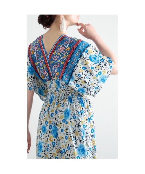 色鮮やかな花柄の北欧風ロングワンピース（ワンピース）｜Sawa a la